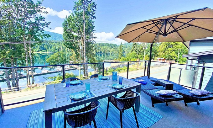 Youbou House | Modern Lakehouse Escape with King Bed & Breathtaking Views