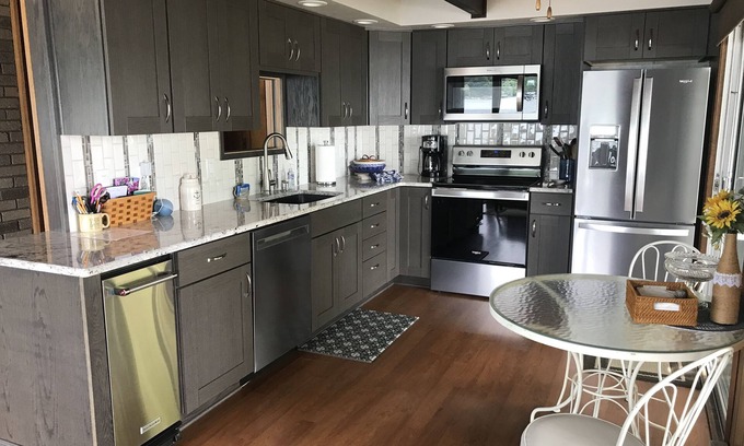 Middlesex Cottage | Tranquil Lakefront Getaway with Spa & Family-Friendly Perks