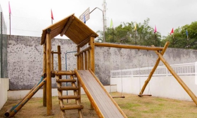 Ipiranguinha Apartment | Relax in Ubatuba: Perfect Retreat with Pool & Kitchen