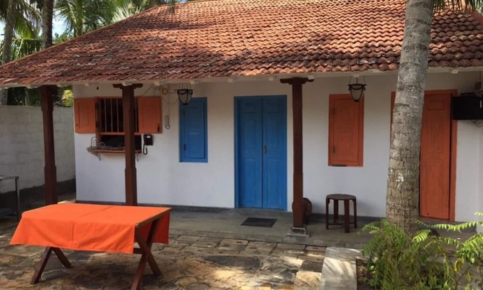 Kathaluwa Bed & Breakfast | Enjoyable bed & breakfast with AC in Dondra - 2 bedrooms
