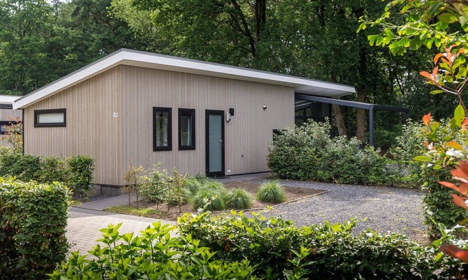 Wekerom House | Relax in Nature: Hot Tub Retreat for Families & Pets