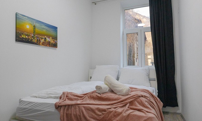 Simmering Apartment | Budget-Friendly 5BR Shared Apartment Near Enkplatz U3