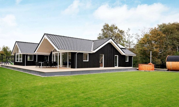 Reersø House | Enormous Holiday Home in Gørlev with Swimming Pool
