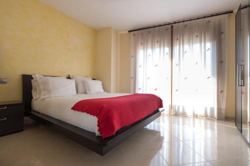 Batea Apartment | Discover Enoturismo Celler Piñol with Family-Friendly Amenities