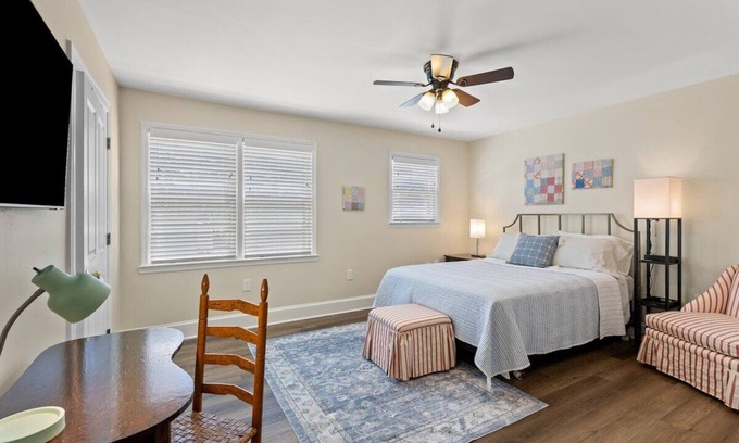 Frankfort House | Enriched with history & tradition is where you will find Capitol Walk