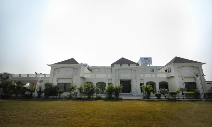 Marhi Hotel | Discover Enrise by Sayaji Rewa: Family-Friendly Retreat