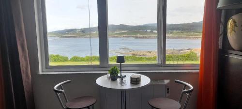 San Cibrao Apartment | Pet-Friendly EnSAN CIPRIÁN with Private Beach & Ocean View