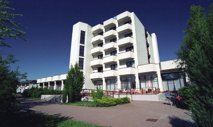 Smrdaky Hotel | Relax at Ensana Spa Smrdáky with Hot Tub & Breakfast