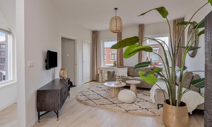 Lasonder-Zeggelt Apartment | Family-Friendly Getaway at Enschede91 with High Ratings