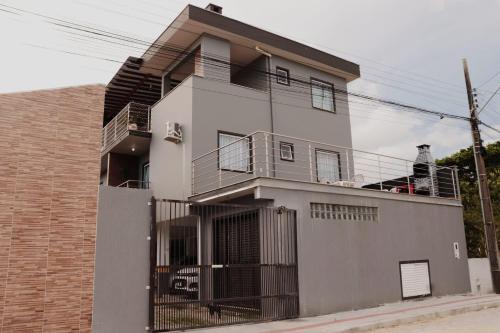 Zimbros Apartment | Family-Friendly Enseada de Zimbros Residencial - Rated 9.3/10