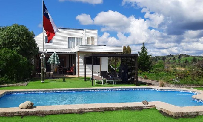 La Estrella House | Enchanting Ensueño de Rapel: Oceanfront Bliss Awaits