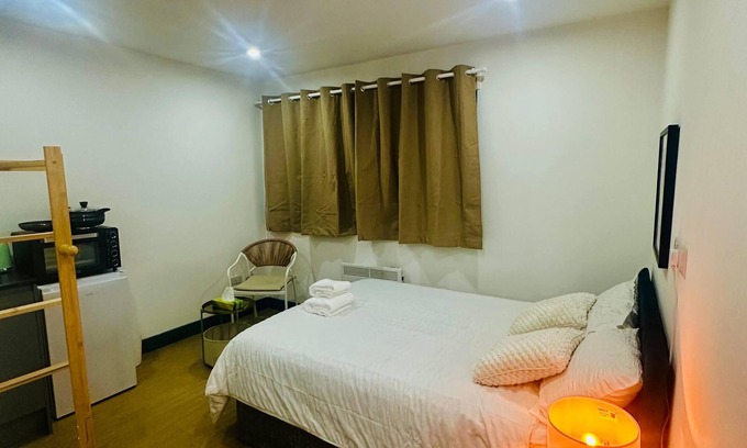 Tooting Apartment | Ensuit Studio In the heart of Tooting Broadway 1 mint Tube Station