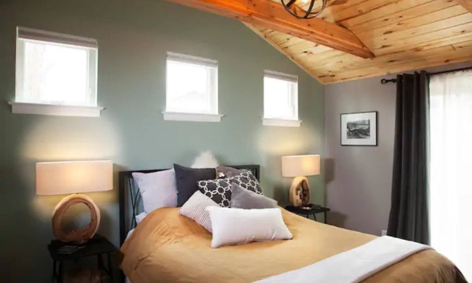 University Park Apartment | Experience Ensuite Escape in Old Town Ft. Collins