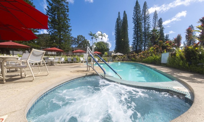 Princeville Hotel | Enjoy a Memorable Stay with Pool & Free Parking Onsite!