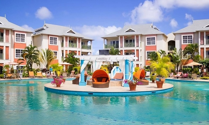 Rodney Bay Hotel | Experience Comfort and Memories with Pool & Free Parking!