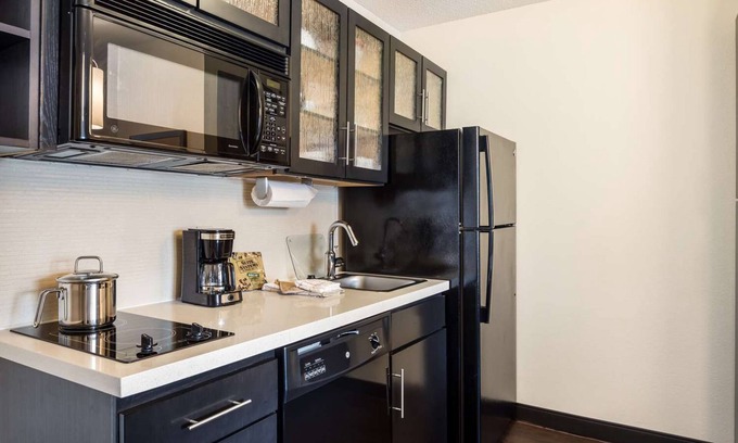 Huntsville Hotel | Memorable Stay with Pet-Friendly Amenities Await You!