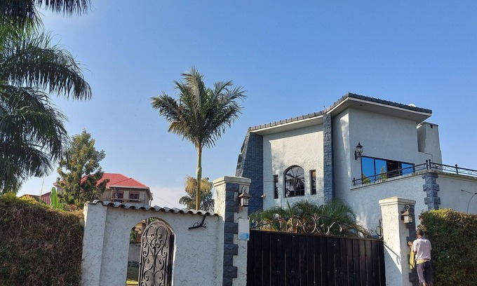 Entebbe Villa | Beachfront Entebbe Villa with Pool and Spa Amenities
