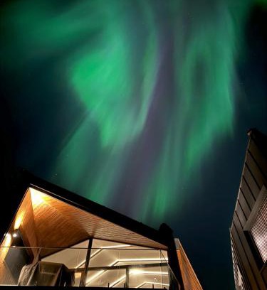 Tromso Villa | Discover Tromsø Luxury Villa with Hot Tub & Child Friendly