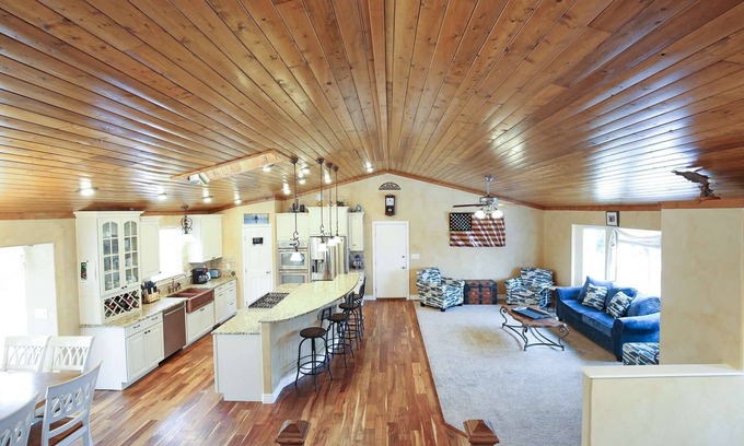 Gleneagle House | Experience Unmatched Entertainment Near AF Academy with Pool Table