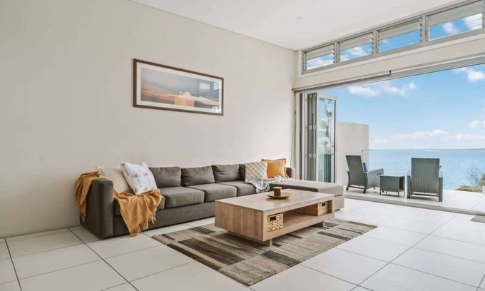 Hyams Beach House | Indulge at Hyams - Guest Rated 10/10 with Ocean Views