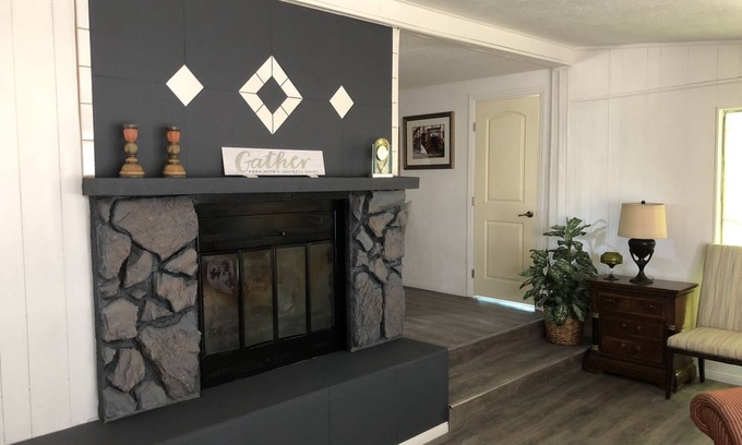 Pahrump House | Spacious Home with Ocean View & EV Charging Available