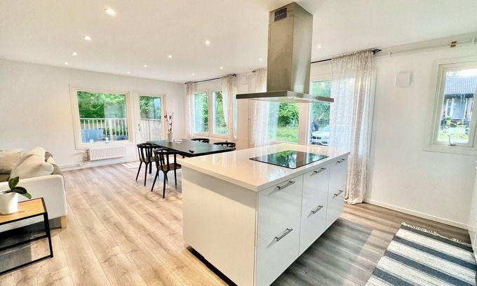 Kosta Villa | Cozy 3 Bedroom Retreat in the Heart of Kosta