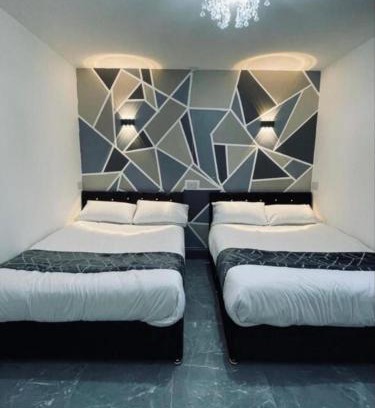 Burnley Apartment | Elegant Whalley House: Family-Friendly and Free WiFi