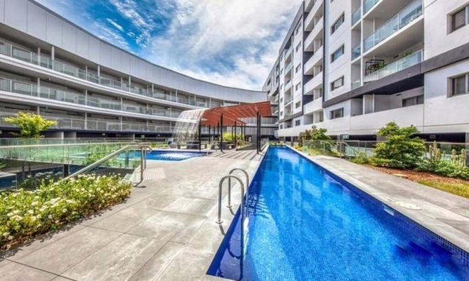 Greenway Apartment | Scenic Lake View Apartment - Pet Friendly & Family Ready