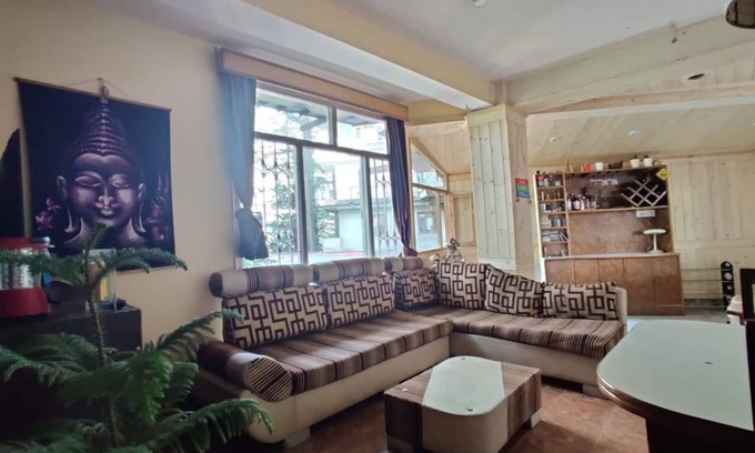 Shimla House | Cozy Apartment with Ocean View in Shimla's Hill Station