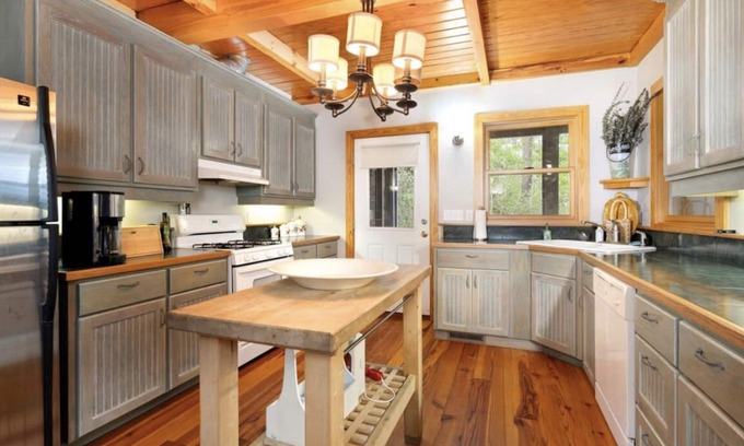 Tallahassee Cabin | Cozy Cabin Retreat in Tallahassee, Ideal for Families