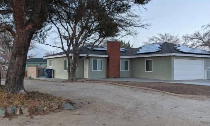 Lancaster House | Inviting 2 Bedroom Retreat with Kitchen and Laundry