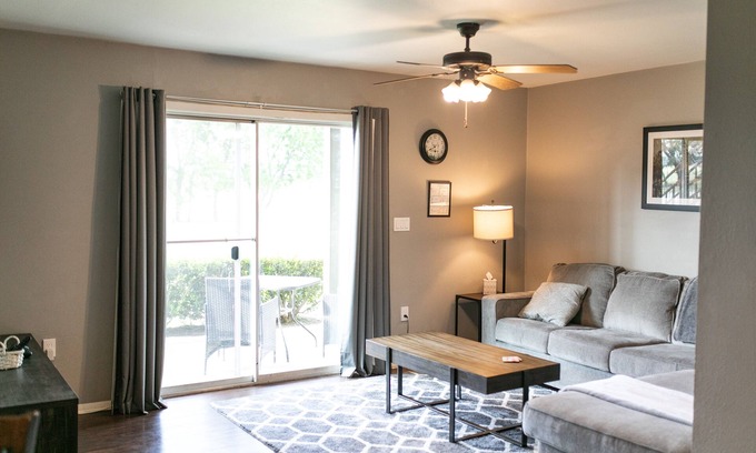 Waco Condo | Impeccable Condo with Pool in Gated Community - Guest Rated 9.8
