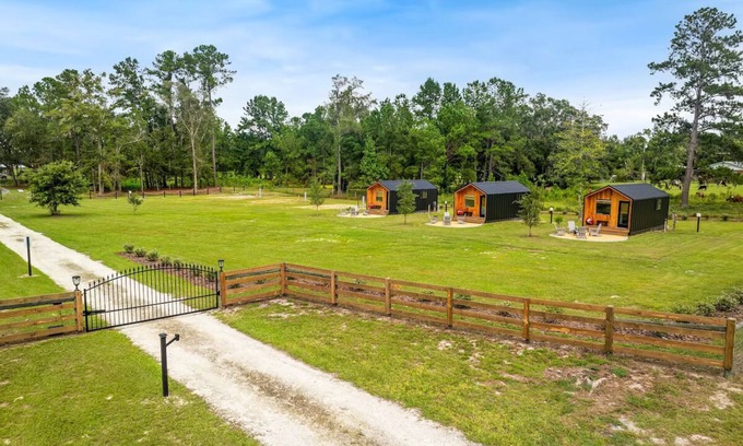 Lake City Apartment | Entire Farm Retreat Nearby Springs with 3 Cabins
