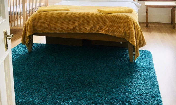 Falkirk Apartment | Central Scotland Flat with Self-Checkin & Pet-Friendly Perks