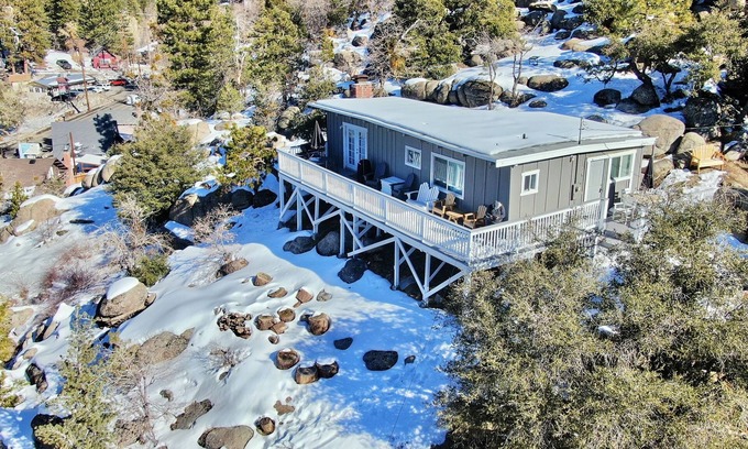 Arrowbear Lake House | Idyllic Retreat Near Big Bear with Spa & Family-Friendly Perks