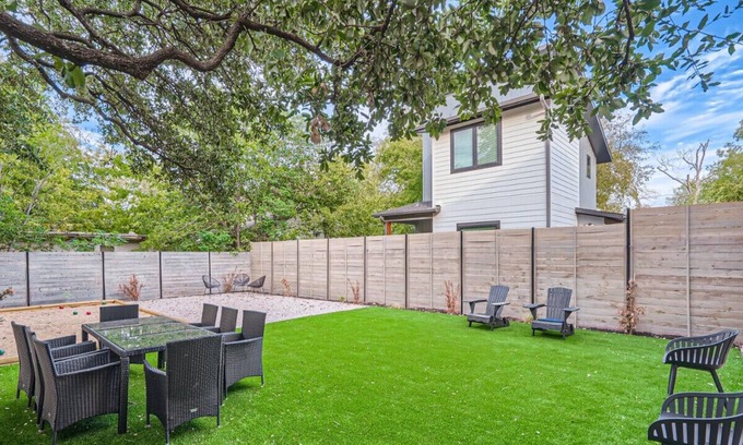 West Congress House | Cozy Home in Austin with Spa and Child-Friendly Amenities