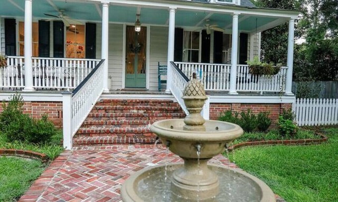 Summerville Historic District House | Perfect Retreat at Chick Inn on Main with Family Amenities