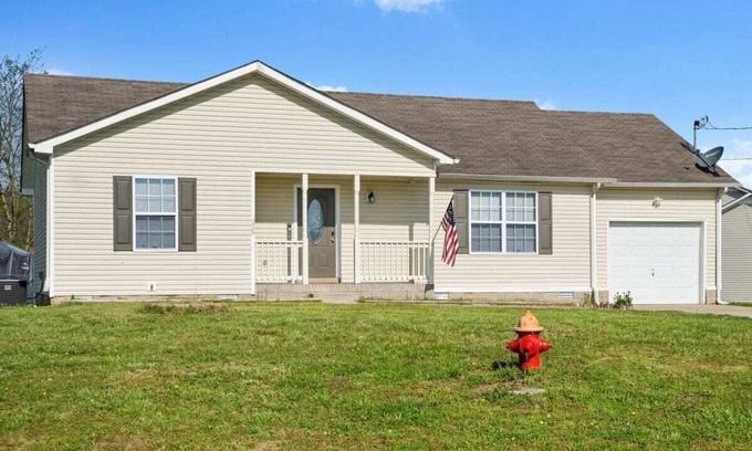 Oak Grove House | Convenient Home Near Fort Campbell KY for Family Stays