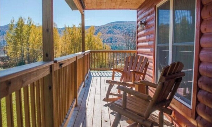 West Kill House | New Home Retreat Near Hunter with Family-Friendly Amenities
