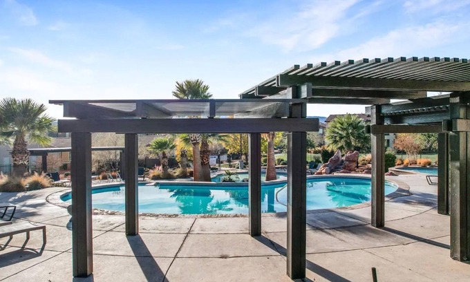 Santa Clara House | Entire Home Paradise Pools 2 King Suites