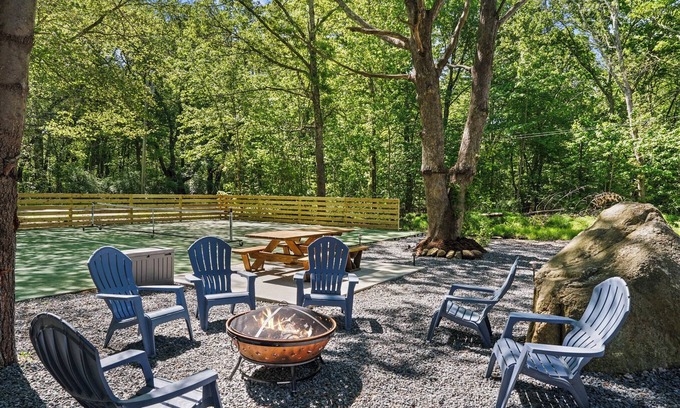 South Kingstown House | Beautiful Home with Hot Tub & Backyard near Narragansett