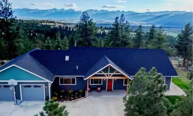 Stevensville House | Inviting Home with Breathtaking Mountain Views in Bitterroot