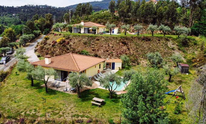 Molares House | Pet-Friendly Getaway with Private Pool and Ocean View