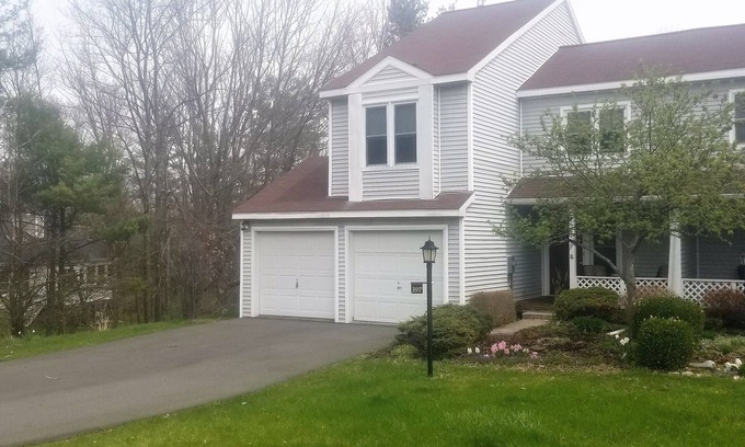 South Hill House | Spacious Entire House Near Buttermilk Falls - Pet Friendly!
