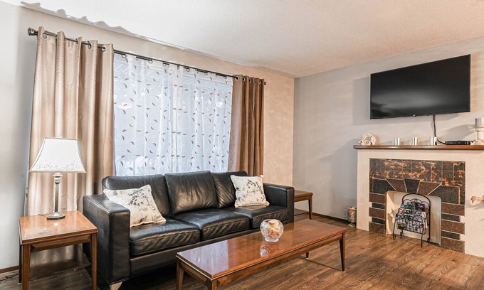 Northwest Calgary House | Central Location Home with Pool & 6 Queen Beds, Rated 9.2