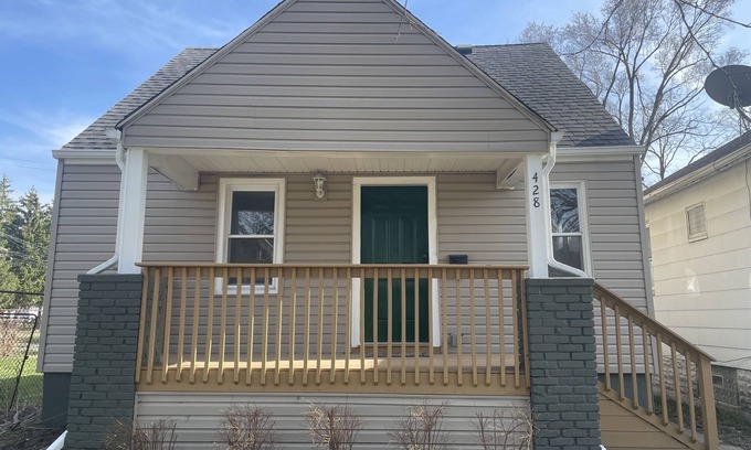 Hazel Park House | Family-Friendly Entire House for Rent Near Attractions