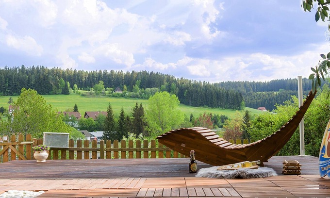 Unterkirnach House | Cozy BlackForest Retreat with Mountain Views and Spa Amenities
