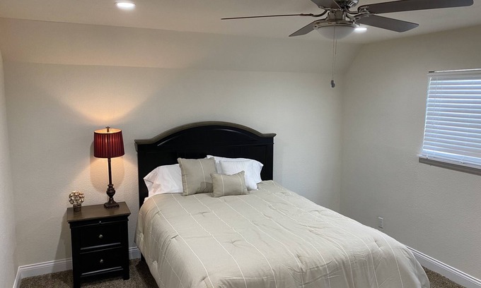 Oak Creek House | Ideal Retreat Near Sea World and Six Flags for Families