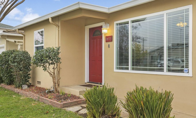 Lodi House | Beautiful House on Robert St with Pool Near Lodi Lake