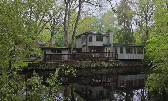 Norwalk House | Tranquil Nature Getaway Near Rowayton Train Station